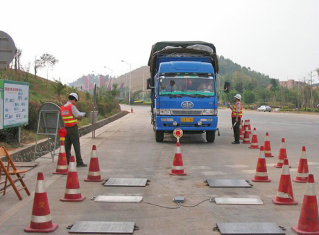 軸重秤-高速公路交警專用地磅、便攜式公路超載檢測系統(tǒng)
